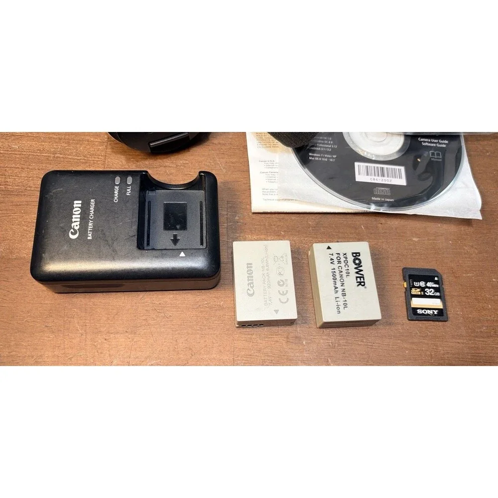 Canon PowerShot SX50 HS 12.1MP 50x Optical Zoom Digital Camera Bundle In Box